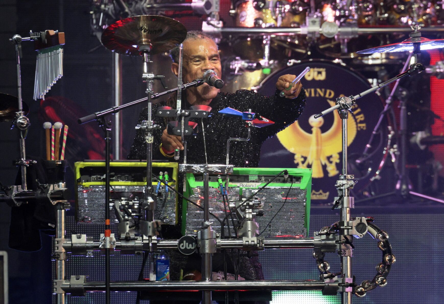 Earth Wind & Fire brave heat, perform at ӣƵ Music Park